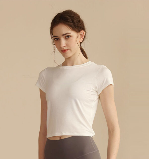 sports gym t-shirt with open back - Image 3